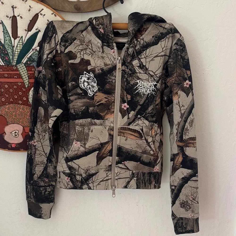 Darc Sport Moth Kanji Iris Cherry Blossom Woodland Camo Zip Up S NEW - Picture 1 of 7